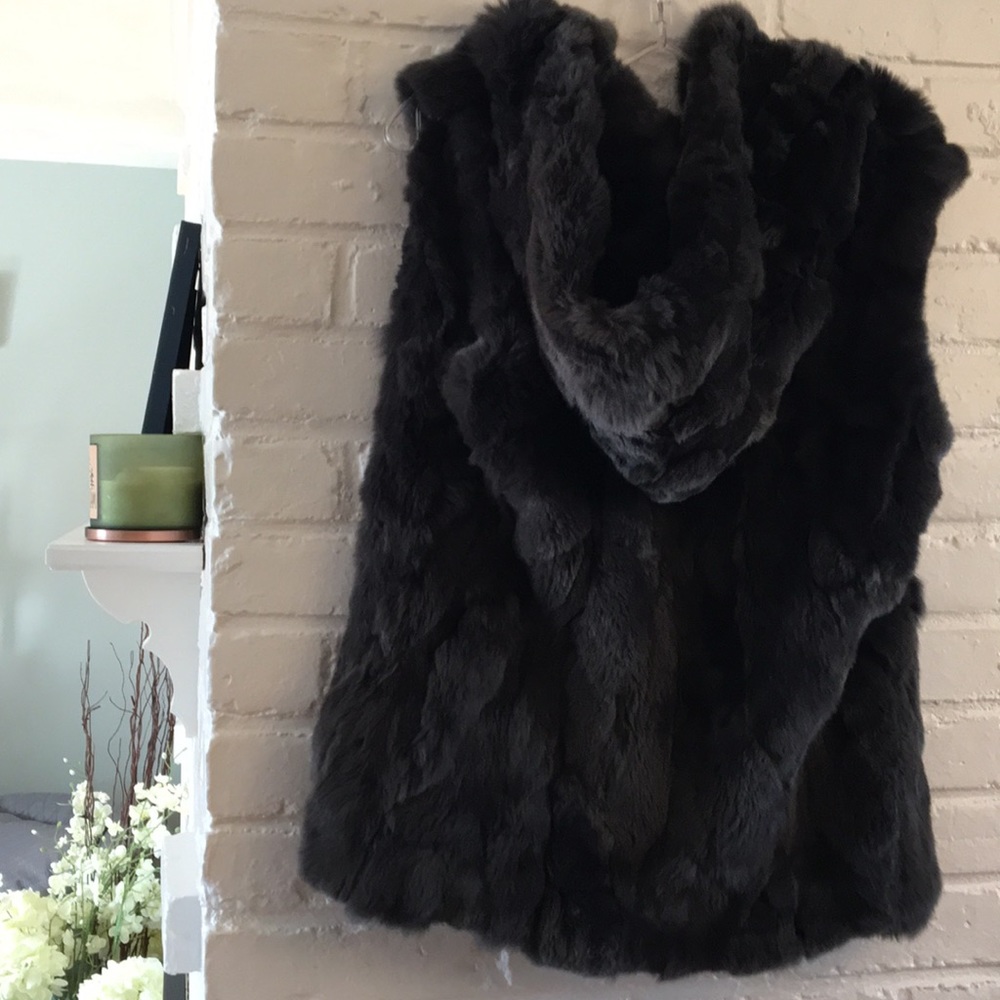 Jocelyn Hooded Fur Vest - Picture 5 of 7
